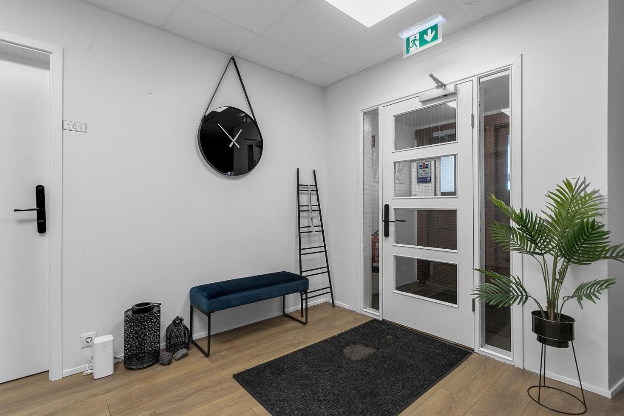 Bank Guesthouse By Kef Airport Keflavík Екстериор снимка