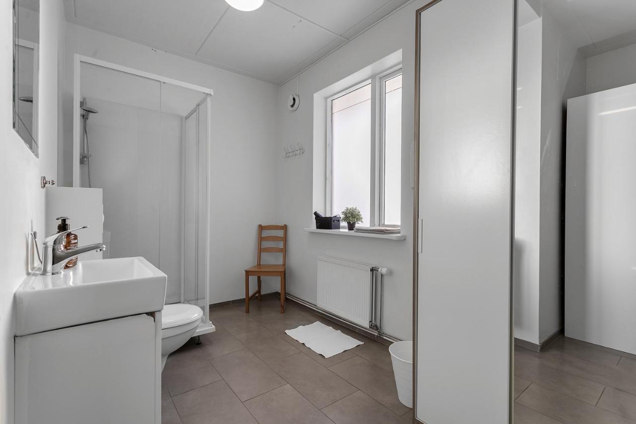 Bank Guesthouse By Kef Airport Keflavík Екстериор снимка