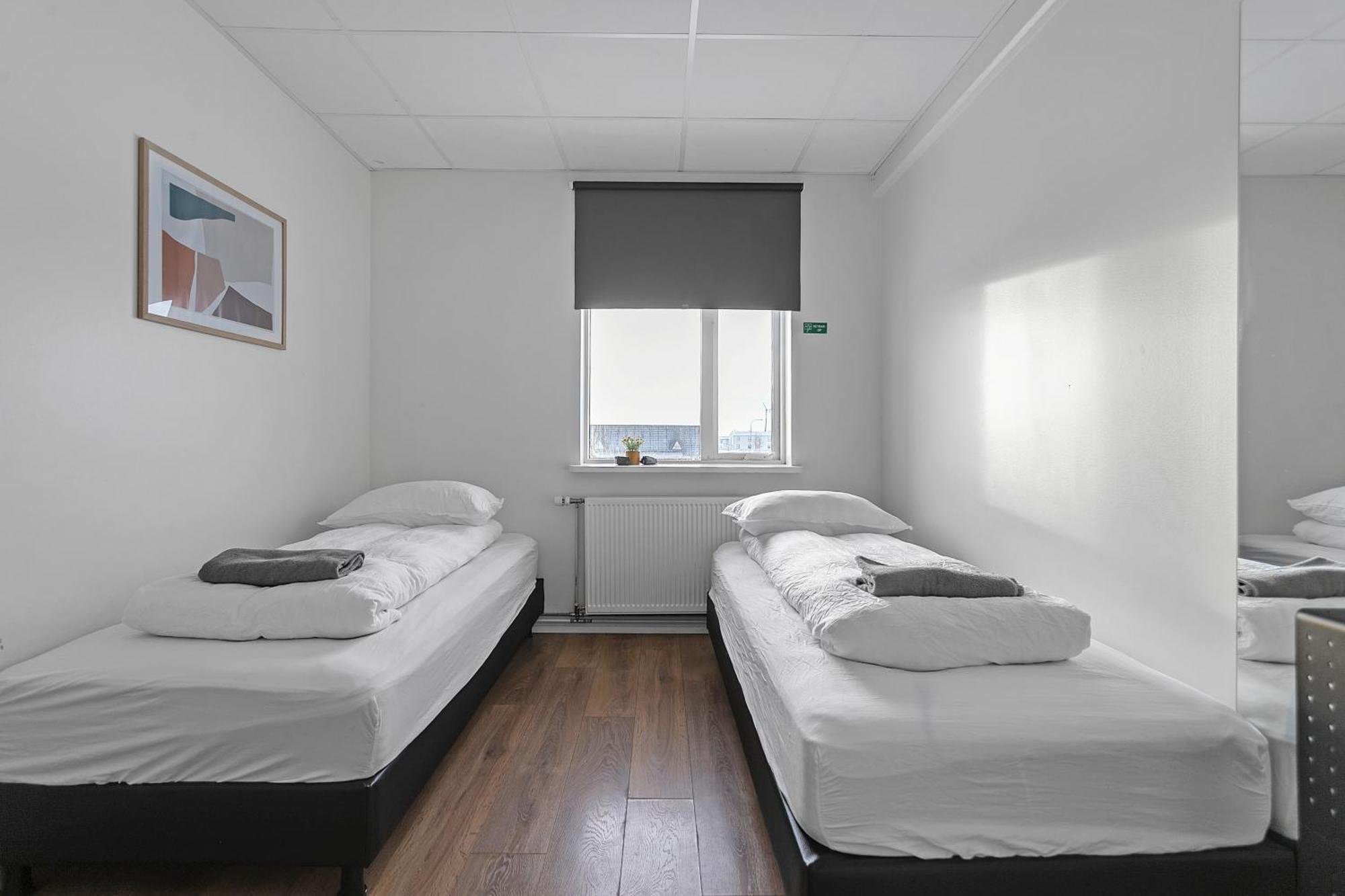 Bank Guesthouse By Kef Airport Keflavík Екстериор снимка