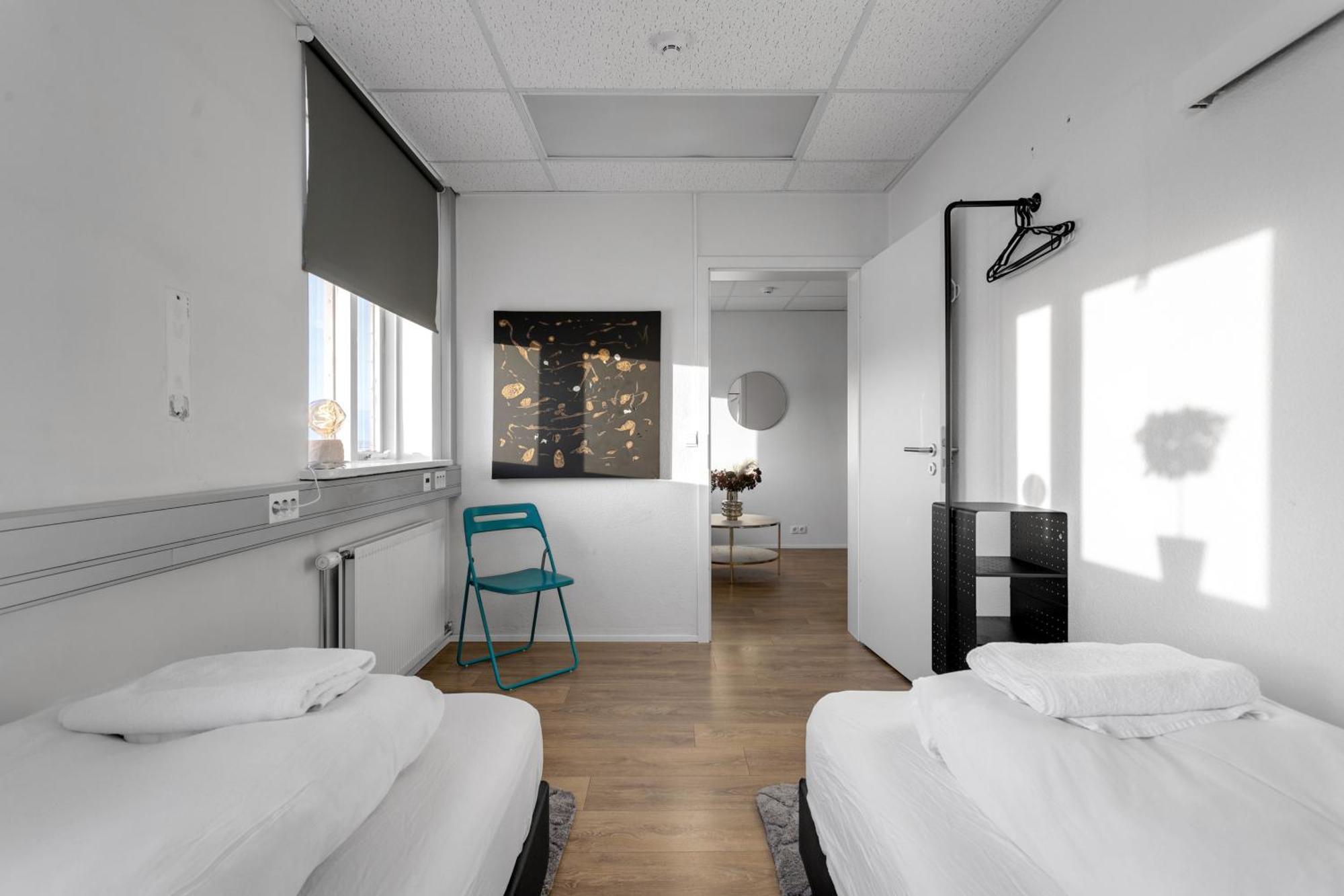 Bank Guesthouse By Kef Airport Keflavík Екстериор снимка